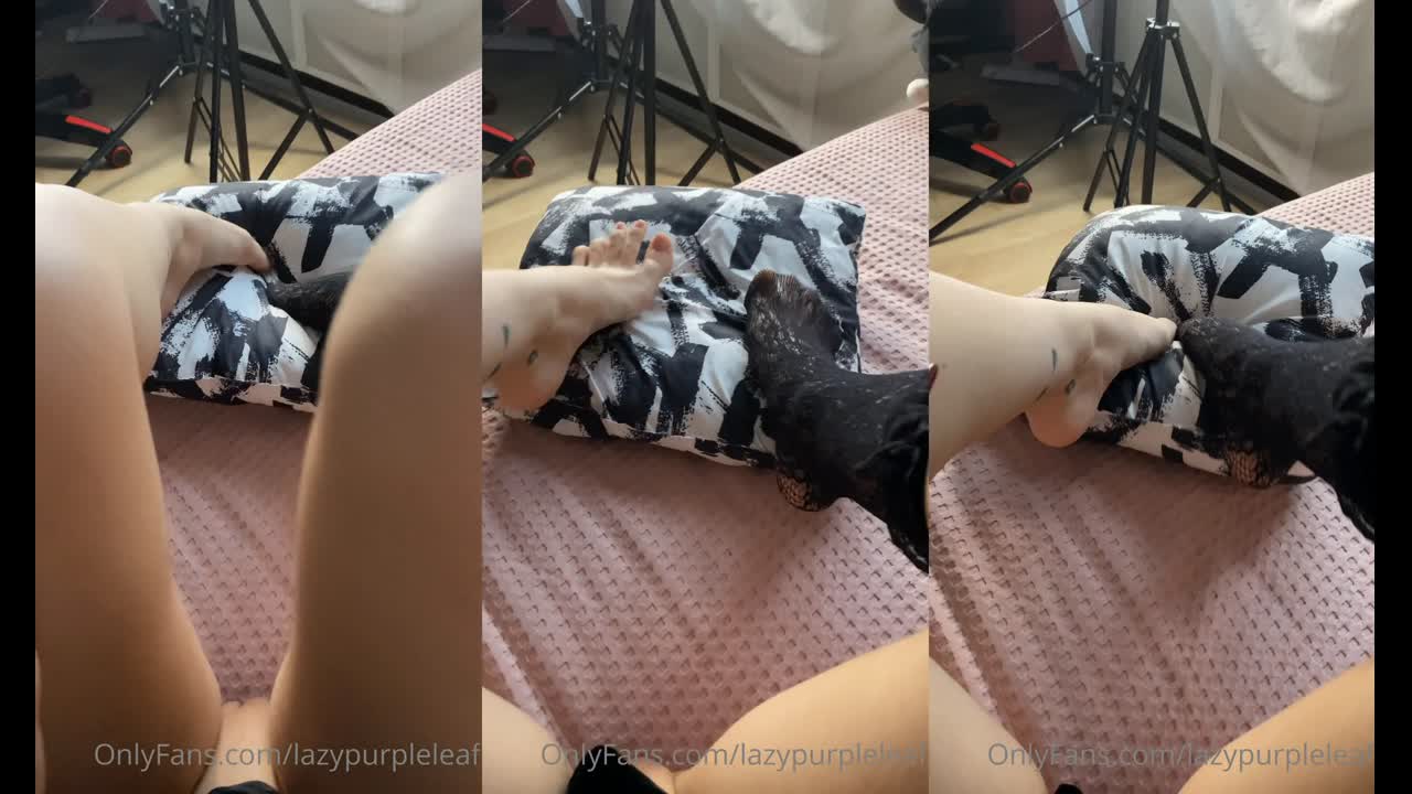 Lazy Purple Leaf Showing Her Beautiful Foot And Leaked Onlyfans Porn Video