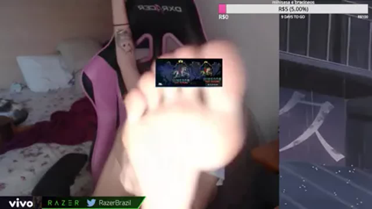 Teen Streamer Playing With Feet Leaked Onlyfans Porn Video