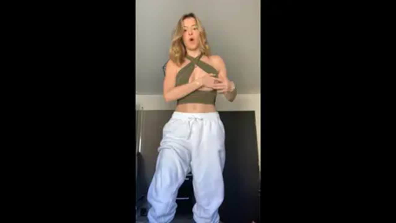 Lea Elui Boob Slip Instagram Nipple Accident Leaked Onlyfans Porn Video